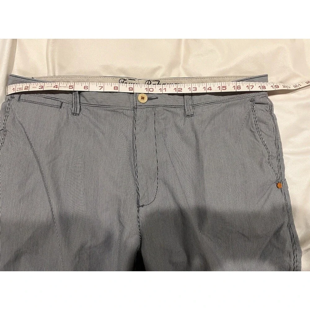 Tommy Bahama 100% Cotton Men’s Flat Front Chino Shorts 38 Blue White Stripe 10”